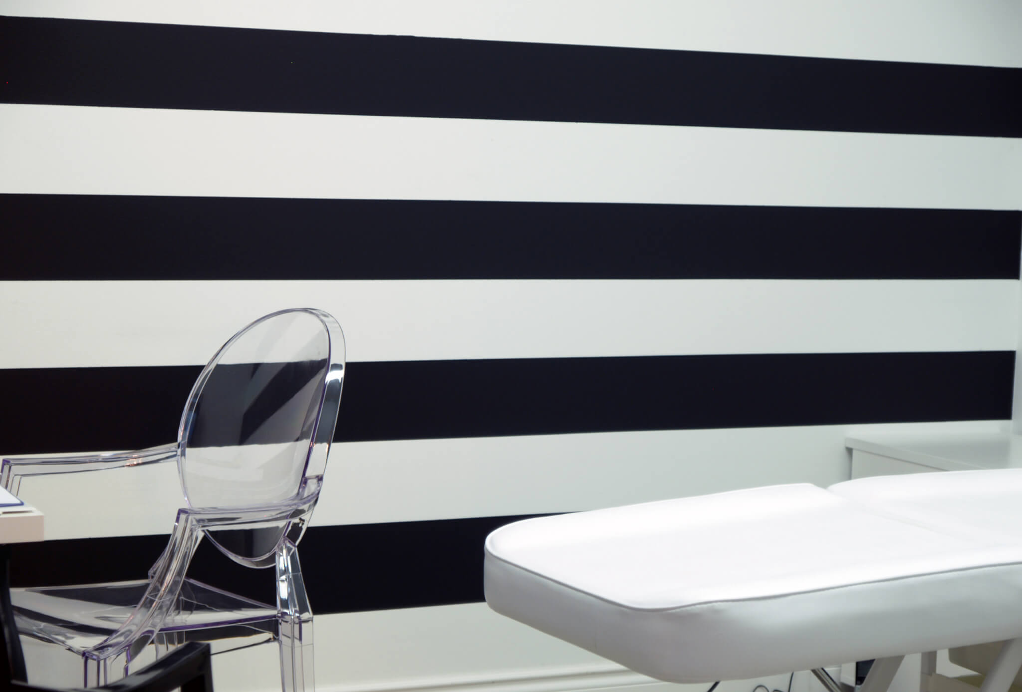 MDA Ruelala Interior stripes